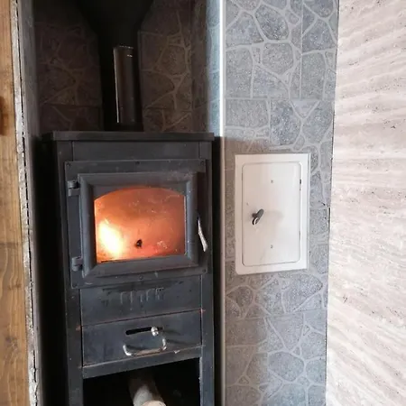 Vikendica Ines * Nova Varos